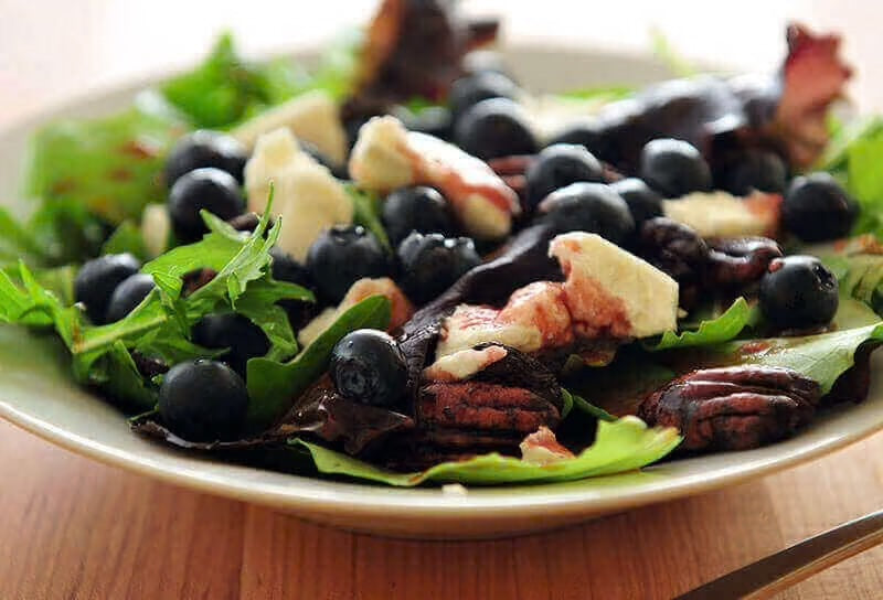 Blueberry and Goat Cheese Salad with Mixed Baby Greens