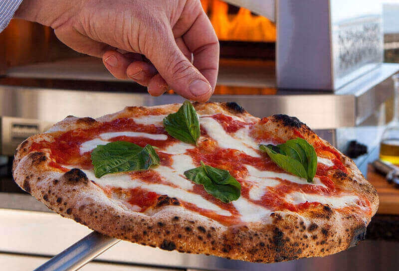 Raw Tomato Sauce for Pizzas