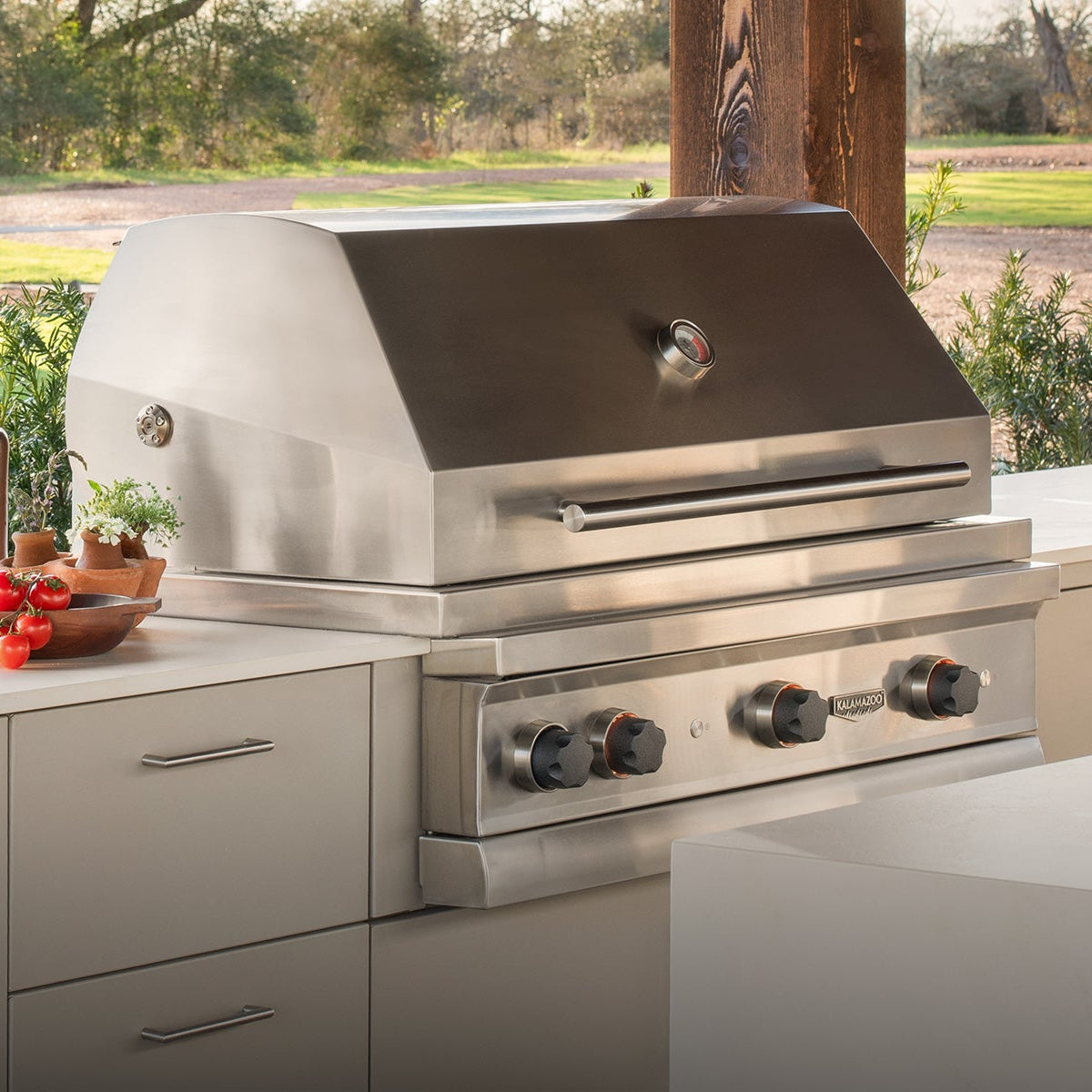 Echo 4 Freestanding Gas Grill | Kalamazoo Outdoor Gourmet