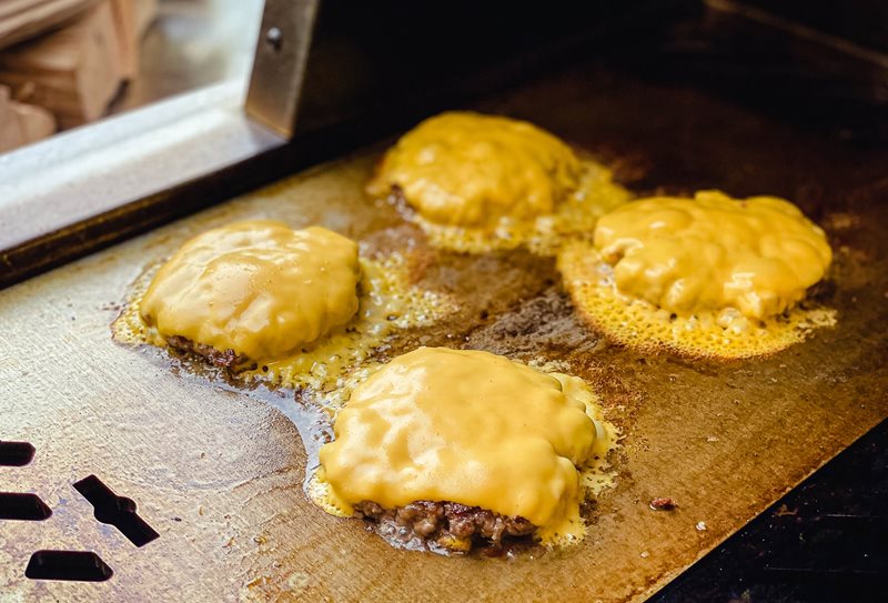 Diner Style Cheeseburgers