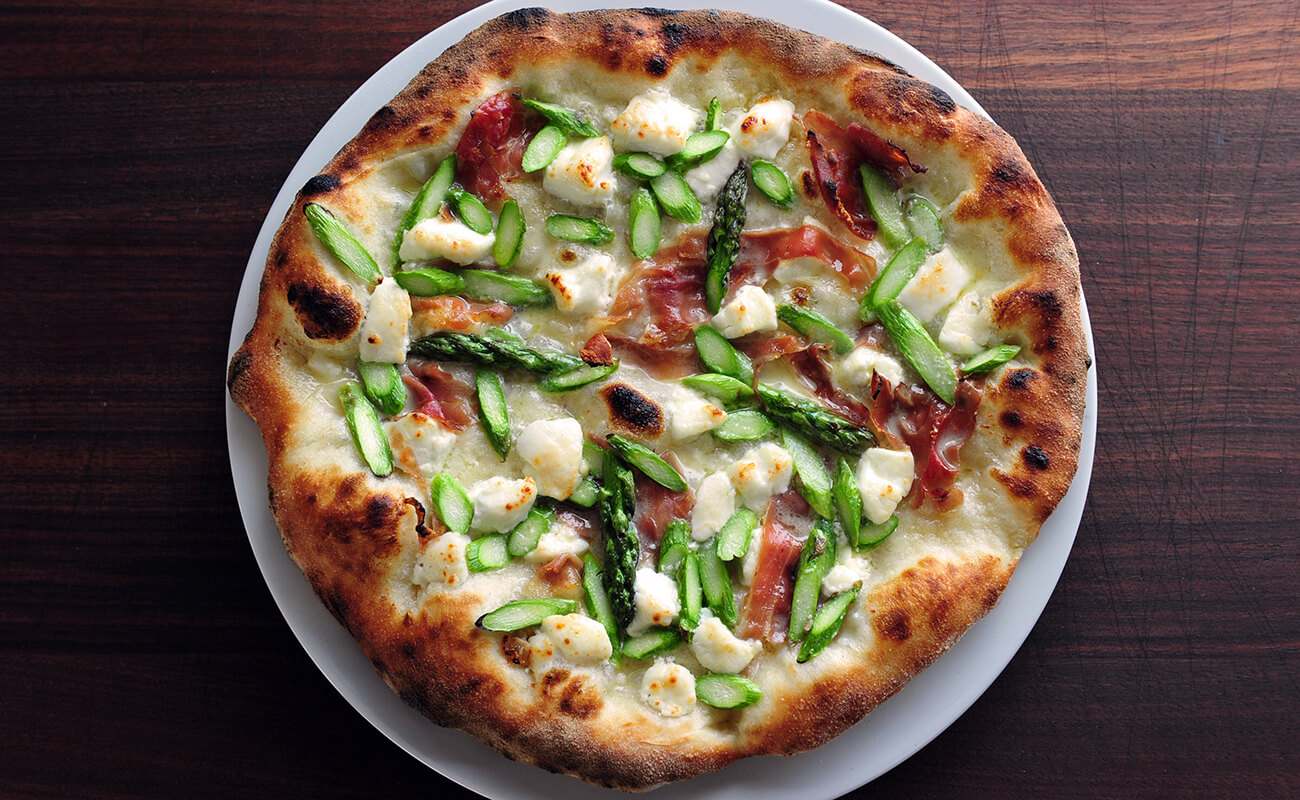 Image of Asparagus and Prosciutto Pizza