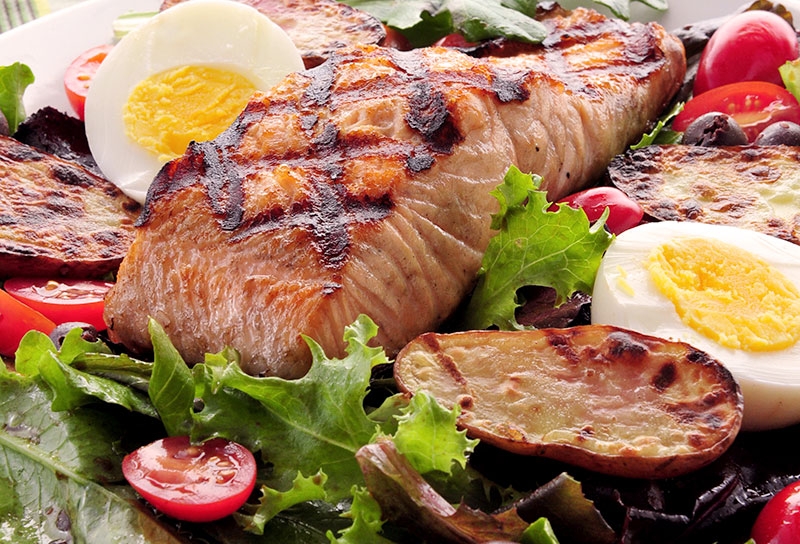 Image of Grilled Salmon Niçoise Salad